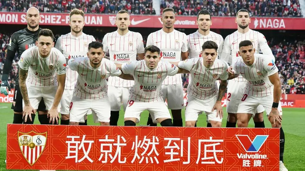El equipo del Sevilla previo al partido ante Celta en LaLiga