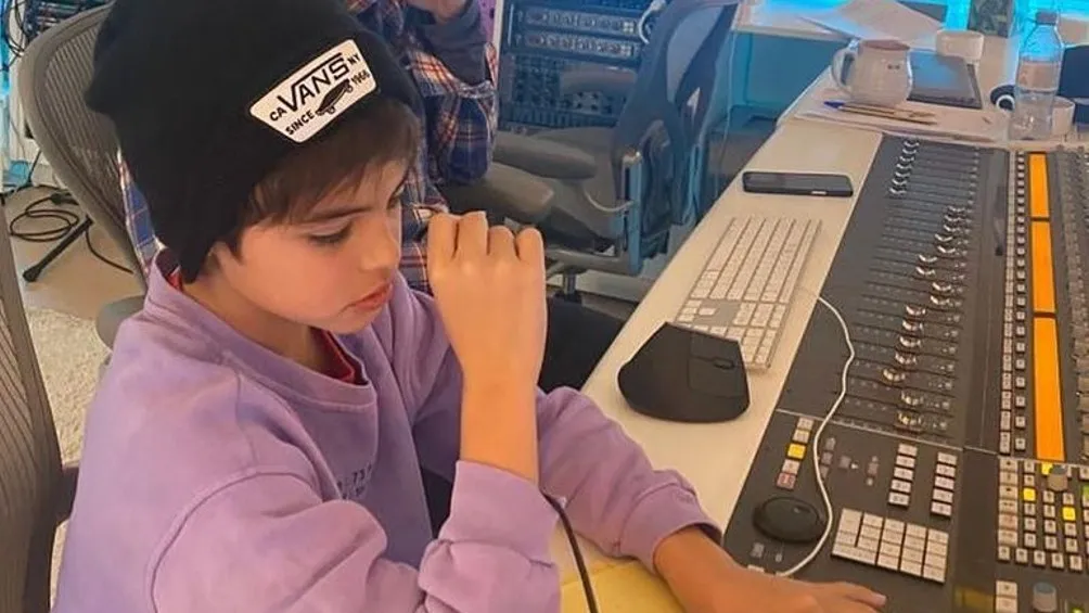 Shakira compartió una foto de su hijo Milan en un estudio de grabación