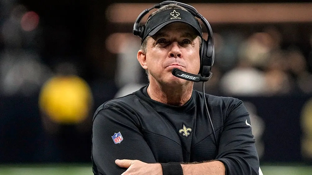 Sean Payton dirigiendo a New Orleans Saints en partido de la NFL