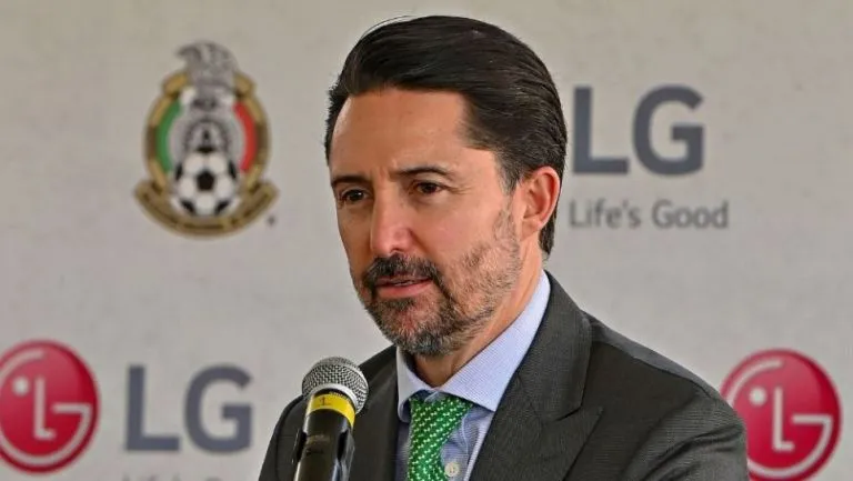 IMAGO 7 Yon de Luisa en conferencia de prensa