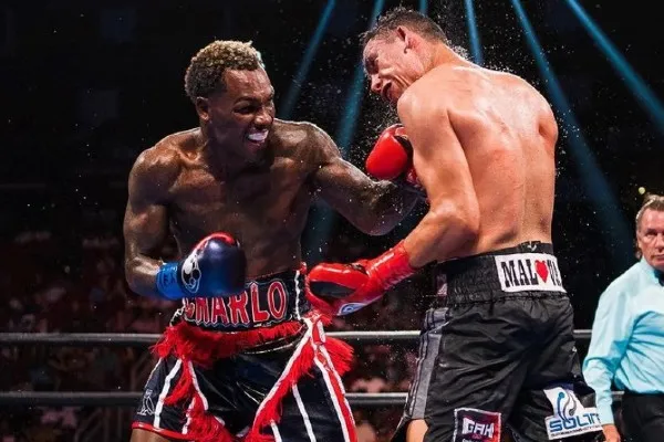 Jermall Charlo en acción