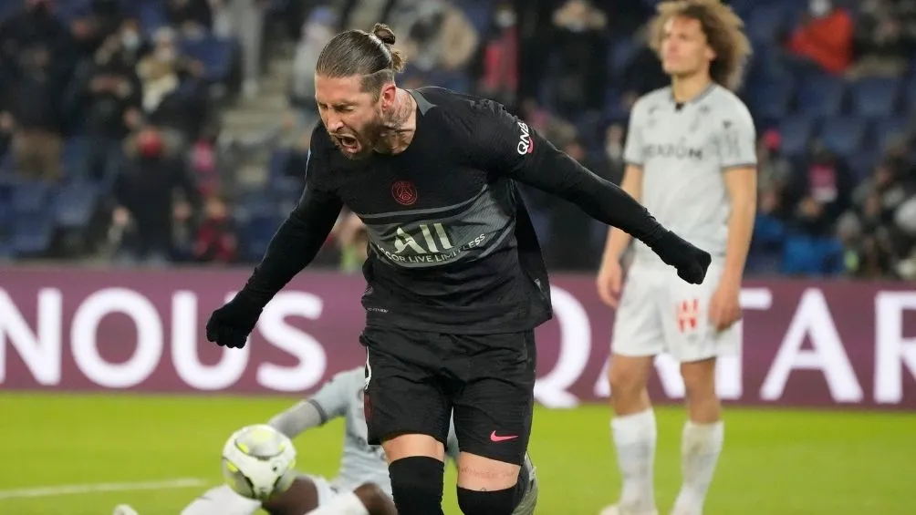 Ramos se estrenó como goleador del PSG