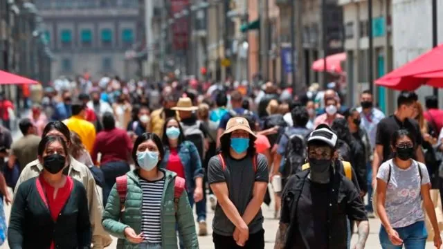 Mexicanos en la calla