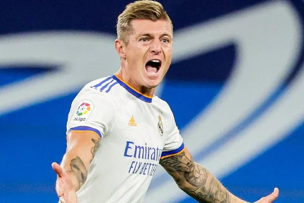 TWITTER @realmadrid Toni Kroos reacciona en partido con el Real Madrid