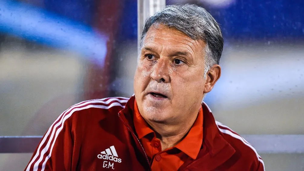 Gerardo 'Tata' Martino dirigiendo a la Selección Mexicana