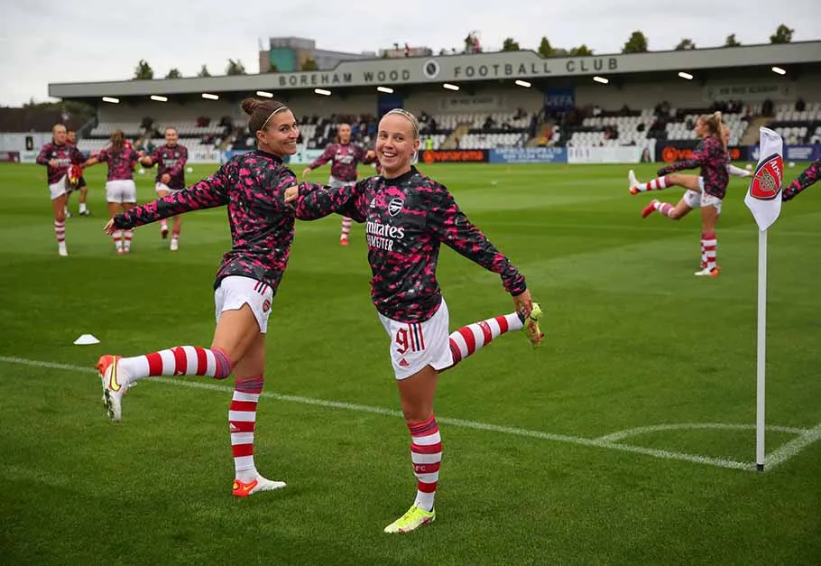 Jugadoras del Arsenal, calentando previo a un partido