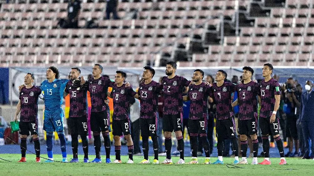 Selección Mexicano cantando el Himno Nacional