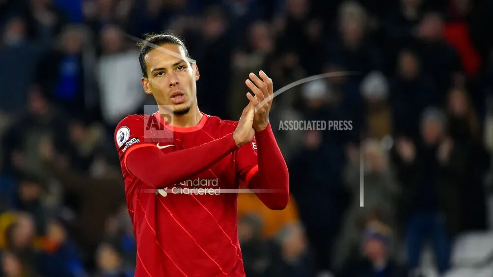 Van Dijk en duelo de Premier