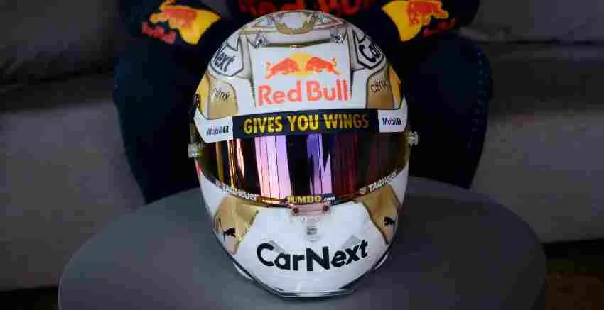 Casco de Max