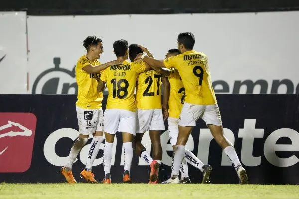 Venados FC celebran durante partido