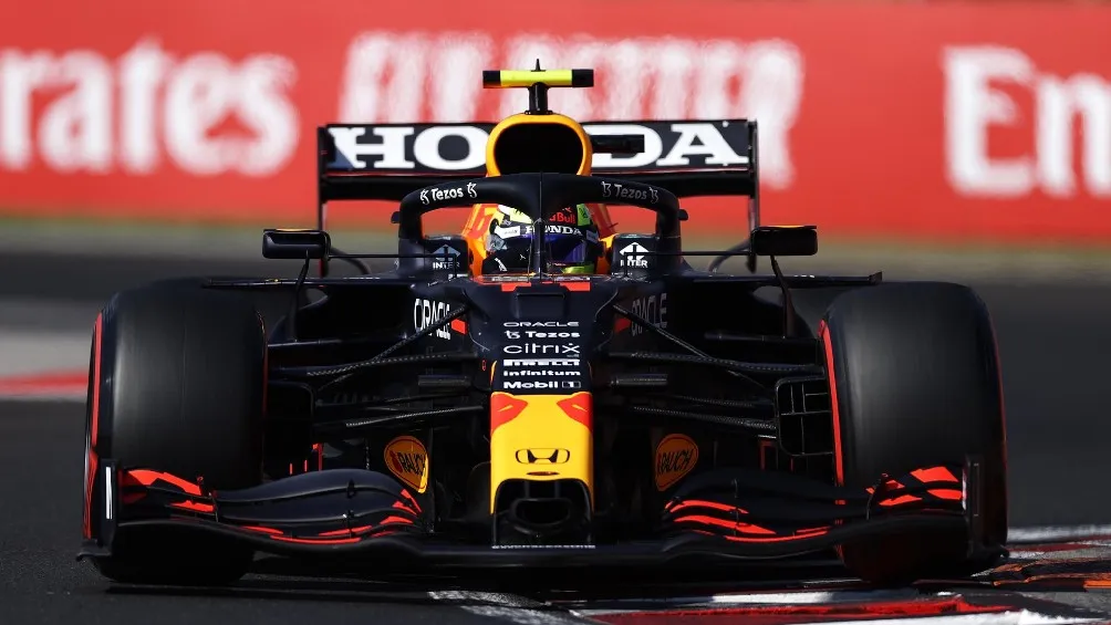 Sergio 'Checo' Pérez durante carrera de la F1 con Red Bull