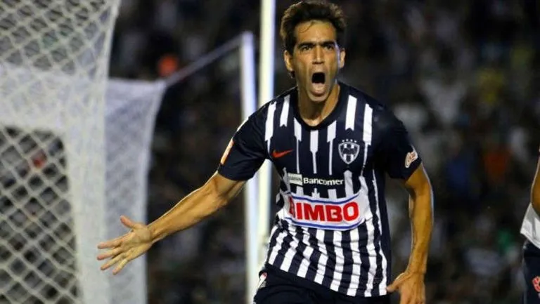 MEXSPORT Chelito Delgado en acción con Rayados