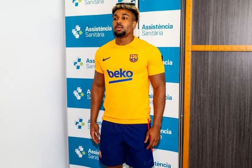 TWITTER: @FCBarcelona Adama Traoré en los exámenes médicos