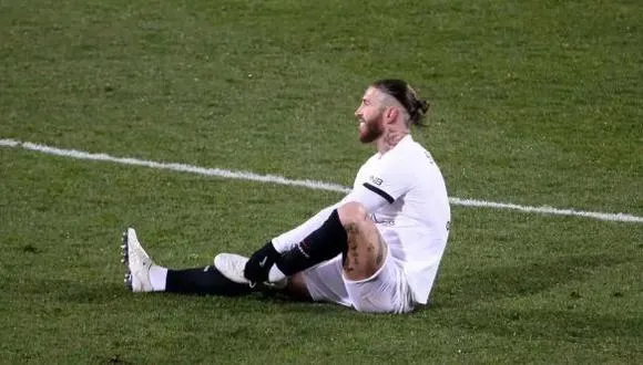 Sergio Ramos se lamenta tras una lesión