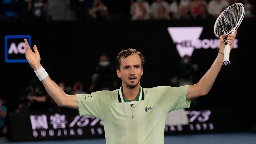 Daniil Medvedev jugando la final ante Nadal en el Abierto de Australia