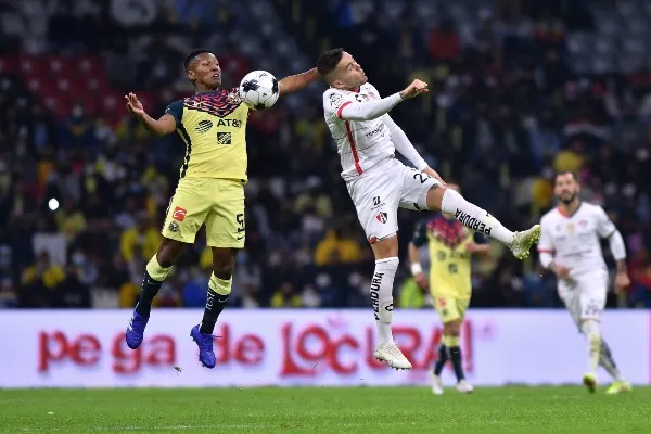 IMAGO7 Pedro Aquino en acción con América