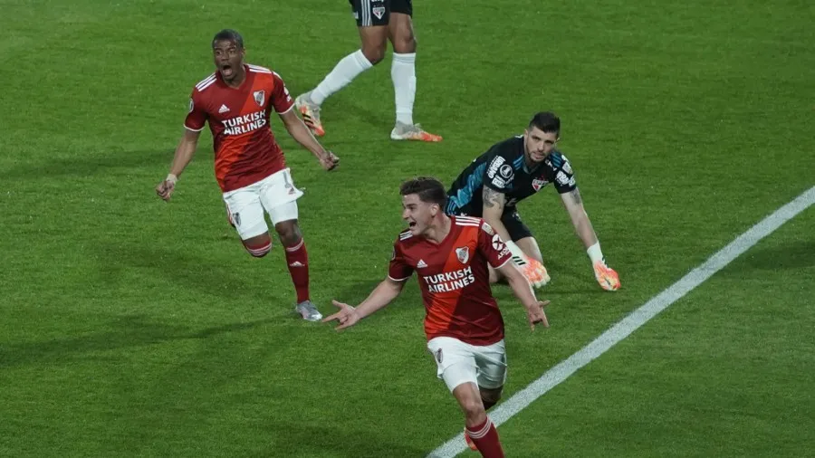 TWITTER @RIVERPLATE Julián Álvarez celebrando un gol con River Plate