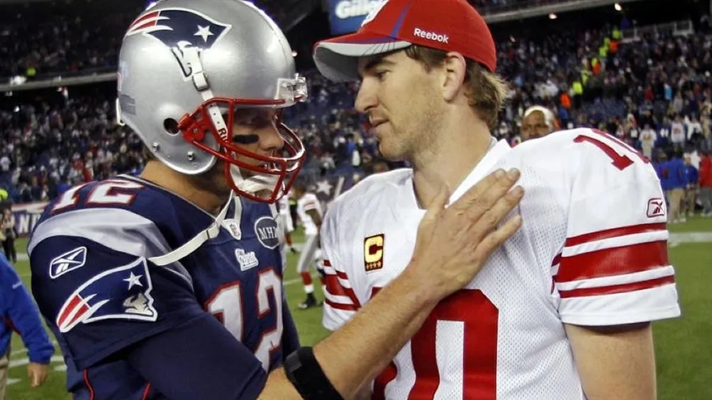 Brady y Manning durante uno de sus enfrentamientos