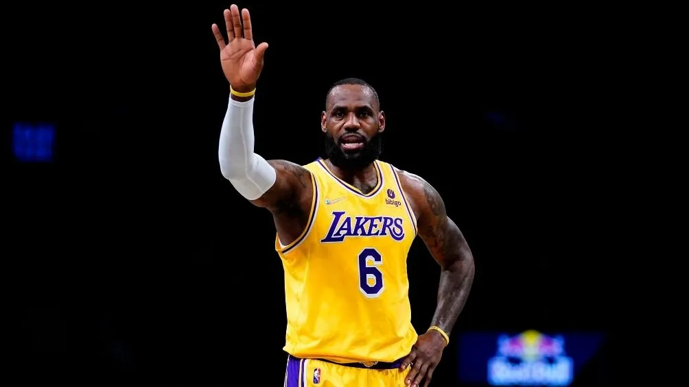 LeBron James en un juego de la NBA