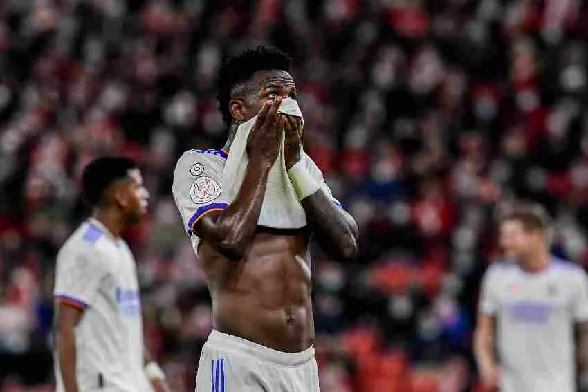Vínicius Jr. lamentando la derrota ante Athletic