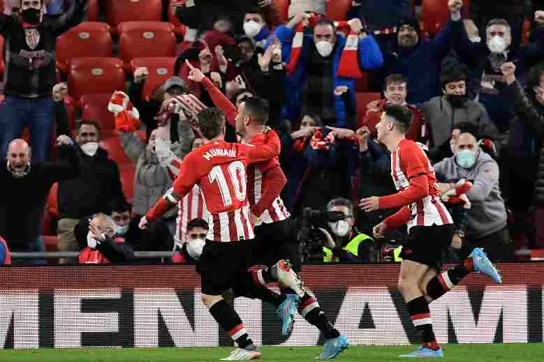 Athletic celebrando la victoria