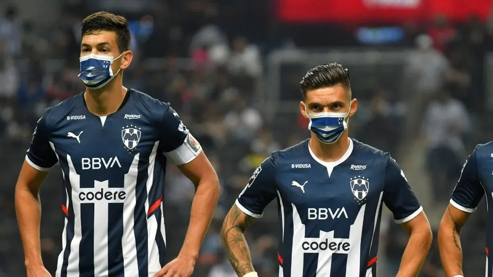 El zaguero junto a sus compañeros