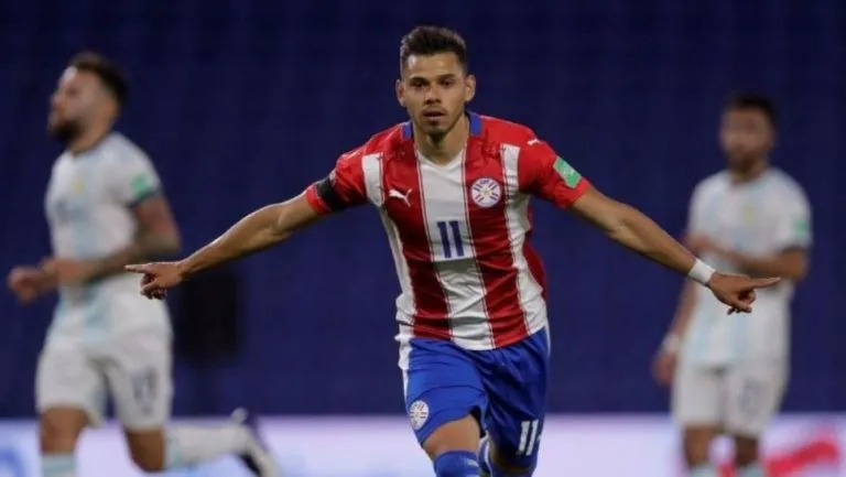 ESPECIAL Ángel Romero en acción con Paraguay