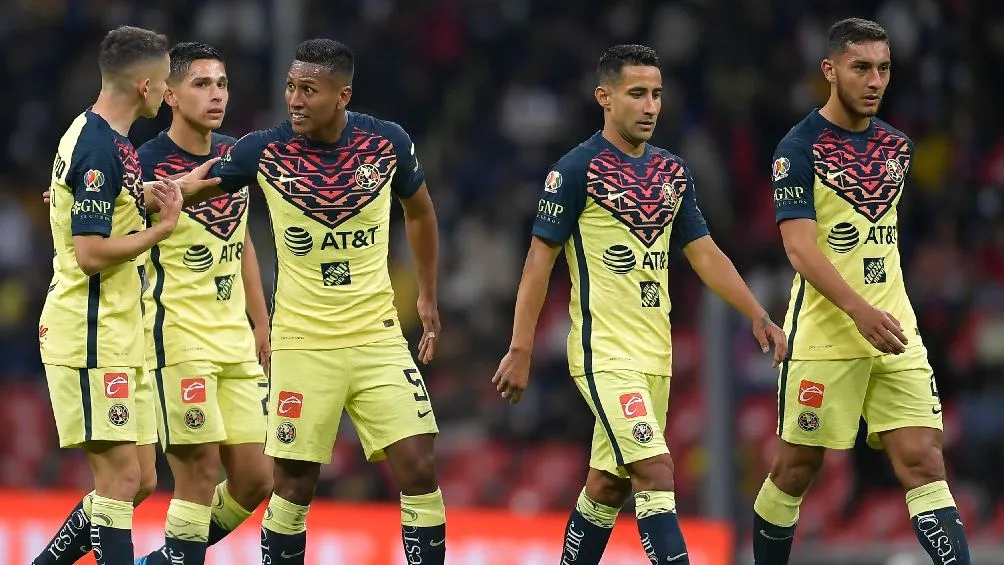 Jugadores del América tras perder partido ante Atlas
