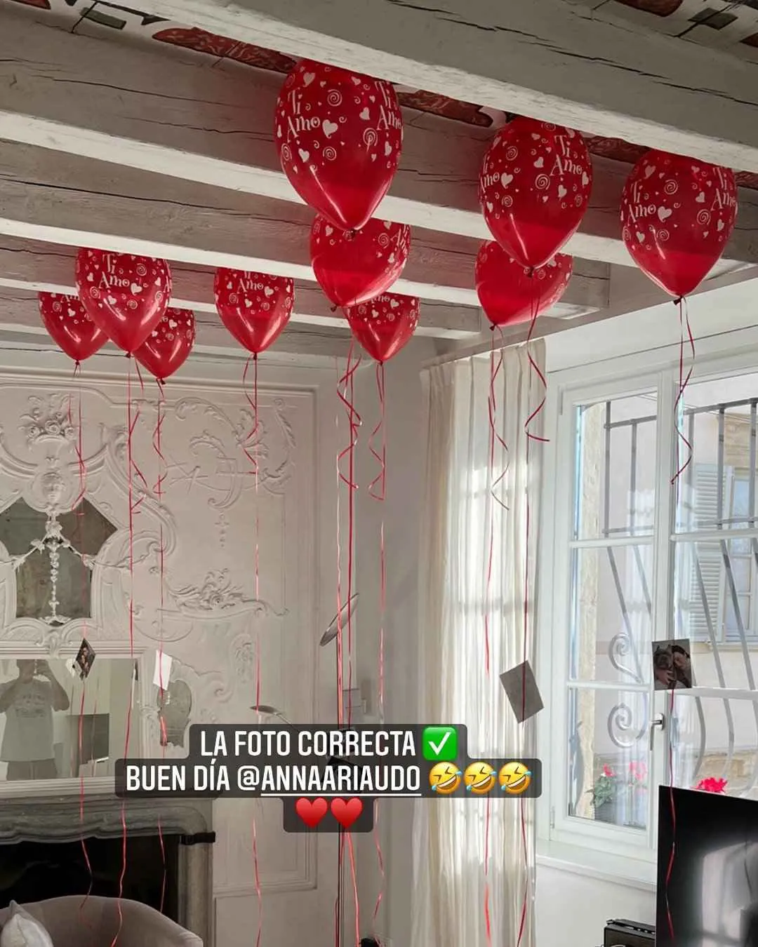 Juan Musso replica la misma fotografía pero ya con ropa