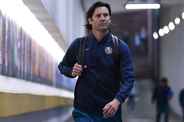 Santiago Solari previo a un partido del América