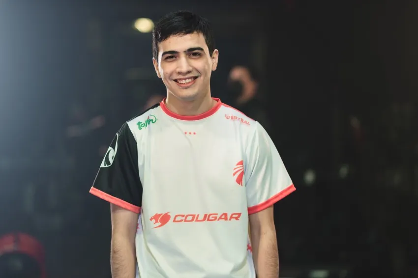 Acce, toplaner de Estral Esports