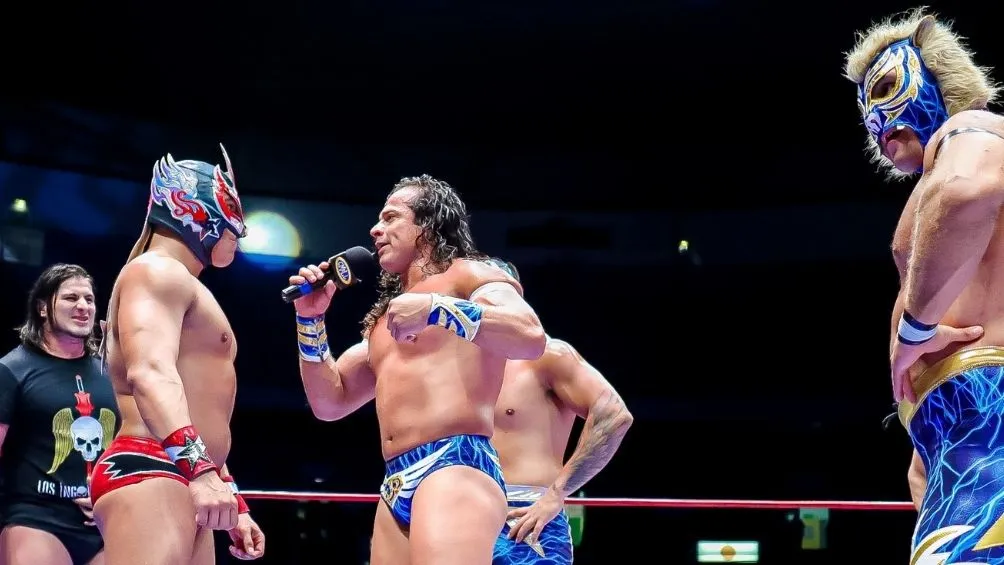 El Negro Casas en acción