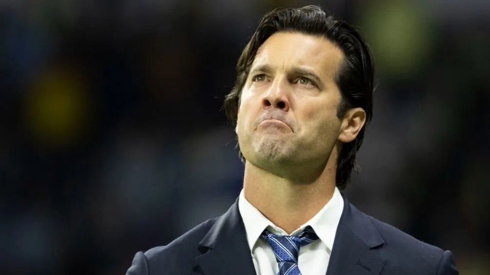 Solari en un partido con América