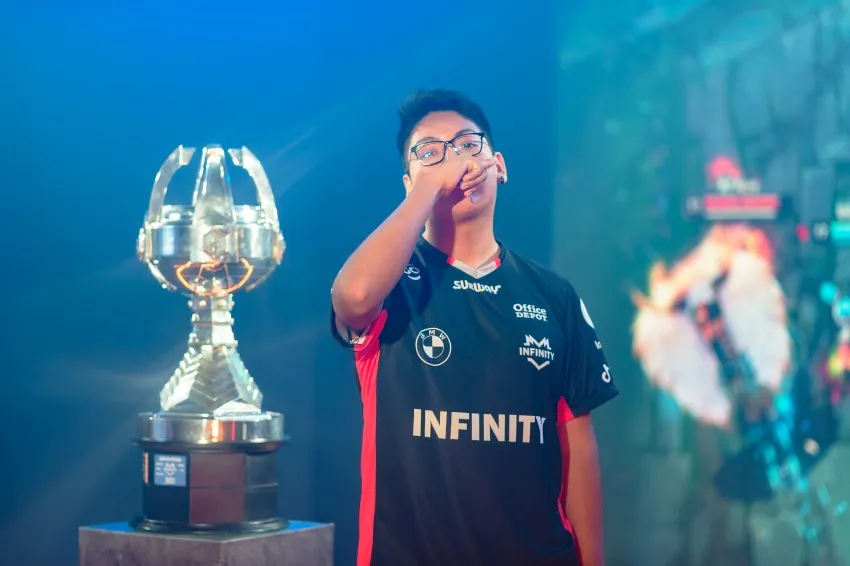 Cody, midlaner de Infinity Esports