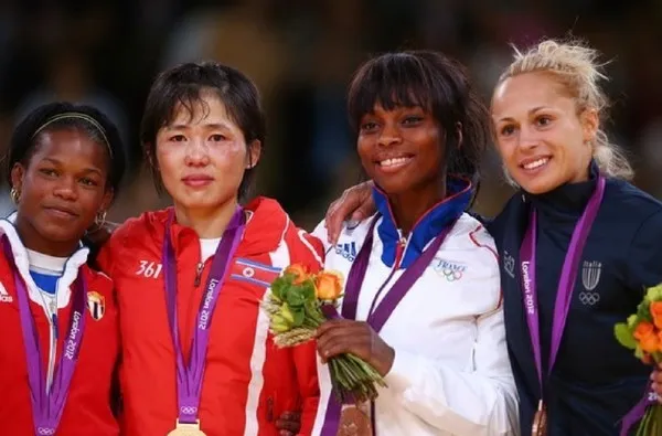 INSTAGRAM @priscilla_gnetoo Priscilla Gneto con el Bronce en Londres 2012