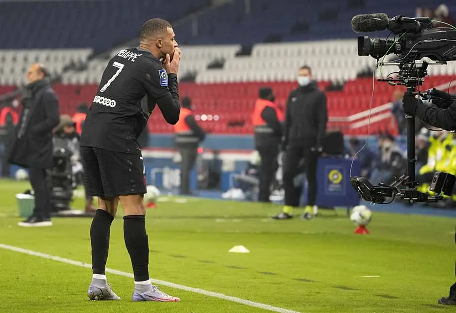 Mbappé festeja un gol