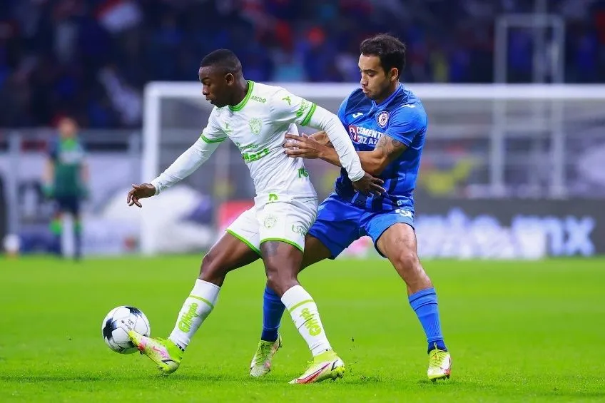 IMAGO7 Adrián Aldrete durante el partido contra Bravos