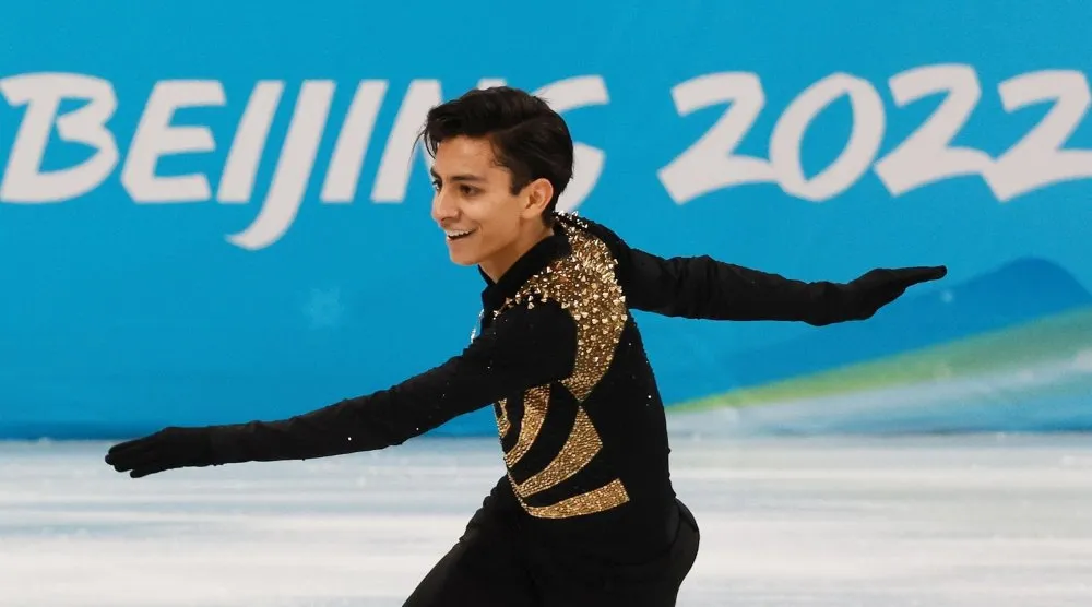 Donovan Carrillo en acción