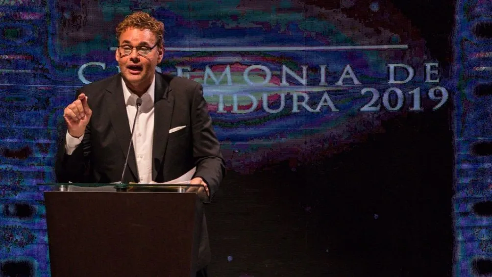 Faitelson durante un evento