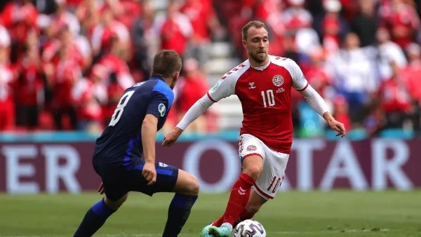 Christian Eriksen en acción en la Eurocopa