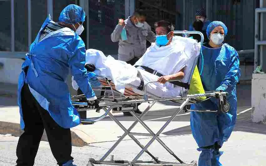 Persona siendo hospitalizada por Coronavirus