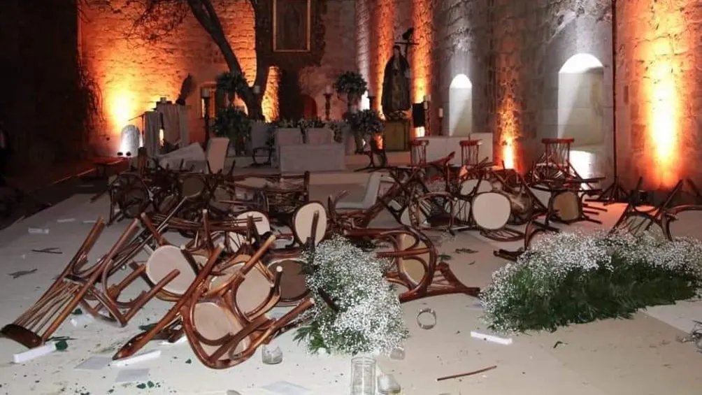 Destrozos en el mobiliario y adornos de la boda de Elba Esther Gordillo
