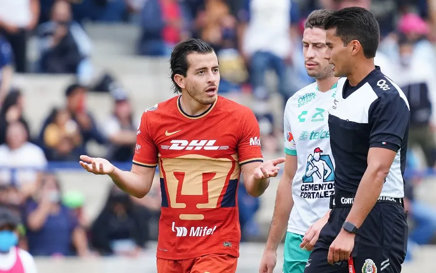 IMAGO7 Alan protesta su expulsión