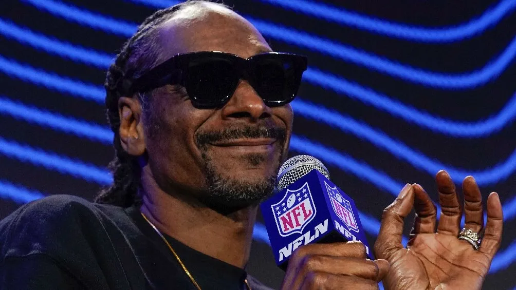 AP Snoop Dogg en conferencia de prensa previo al Super Bowl LVI