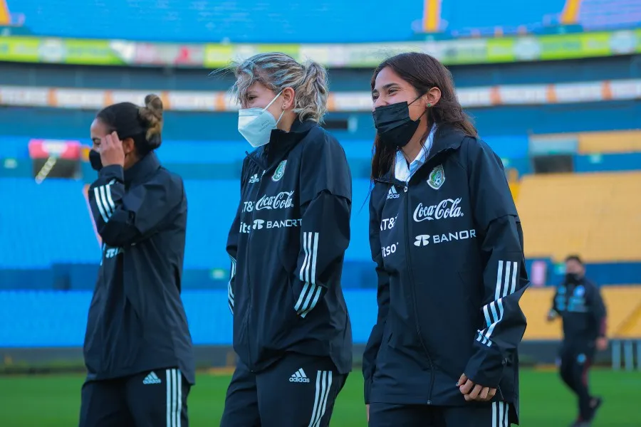 TWITTER @MISELECCIONFEM Tri Femenil en el Volcán