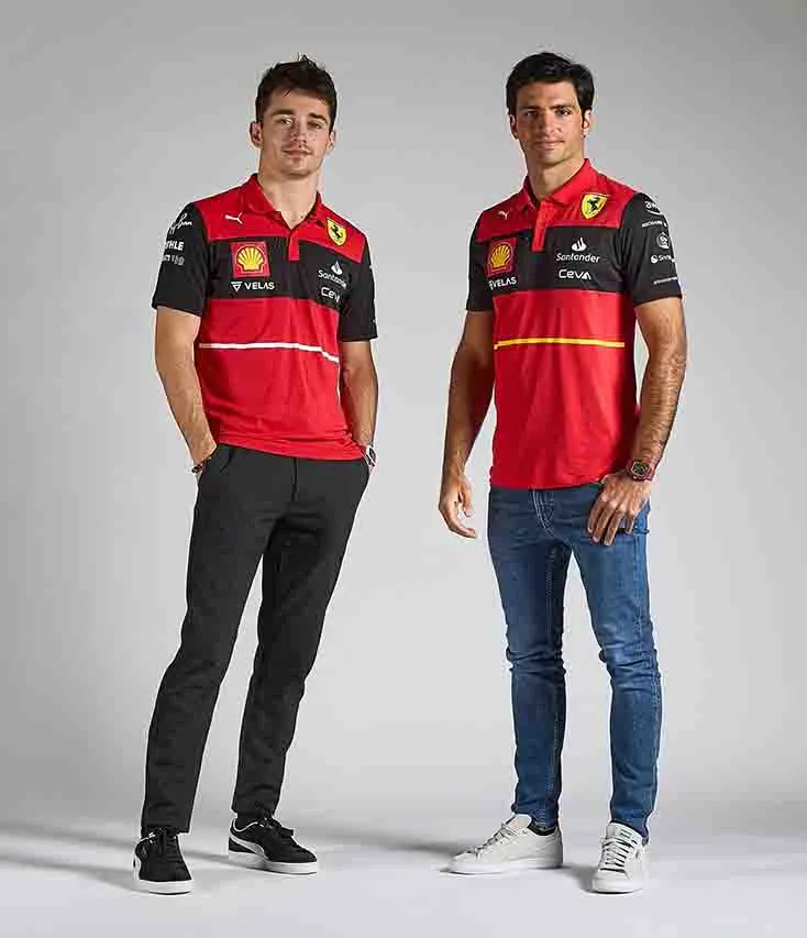Carlos Sainz y Charles Leclerc, pilotos de Ferrari