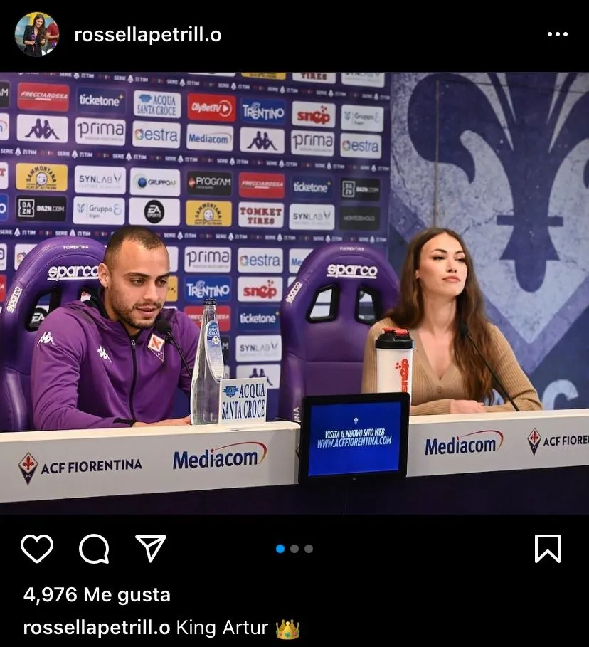 Arthur Cabral en rueda de prensa junto a Rossella Petrillo