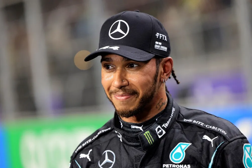 AP Lewis Hamilton anunció su regreso como parte de Mercedes