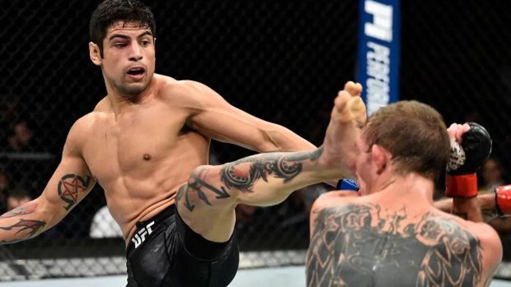 Gabriel Benítez durante una pelea en la UFC