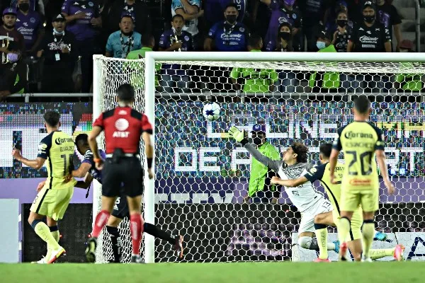 Miguel Sansores de Mazatlán anota a Ochoa